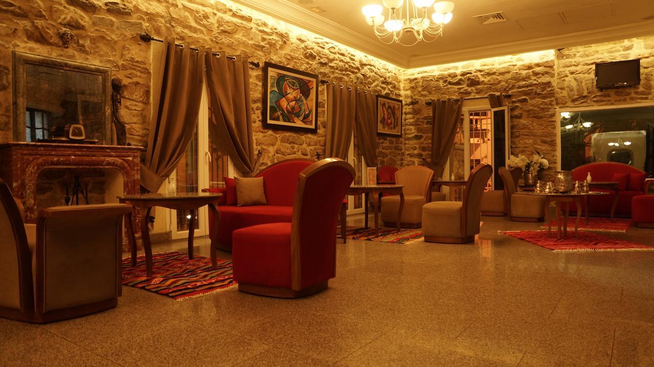Lafayette Hotel