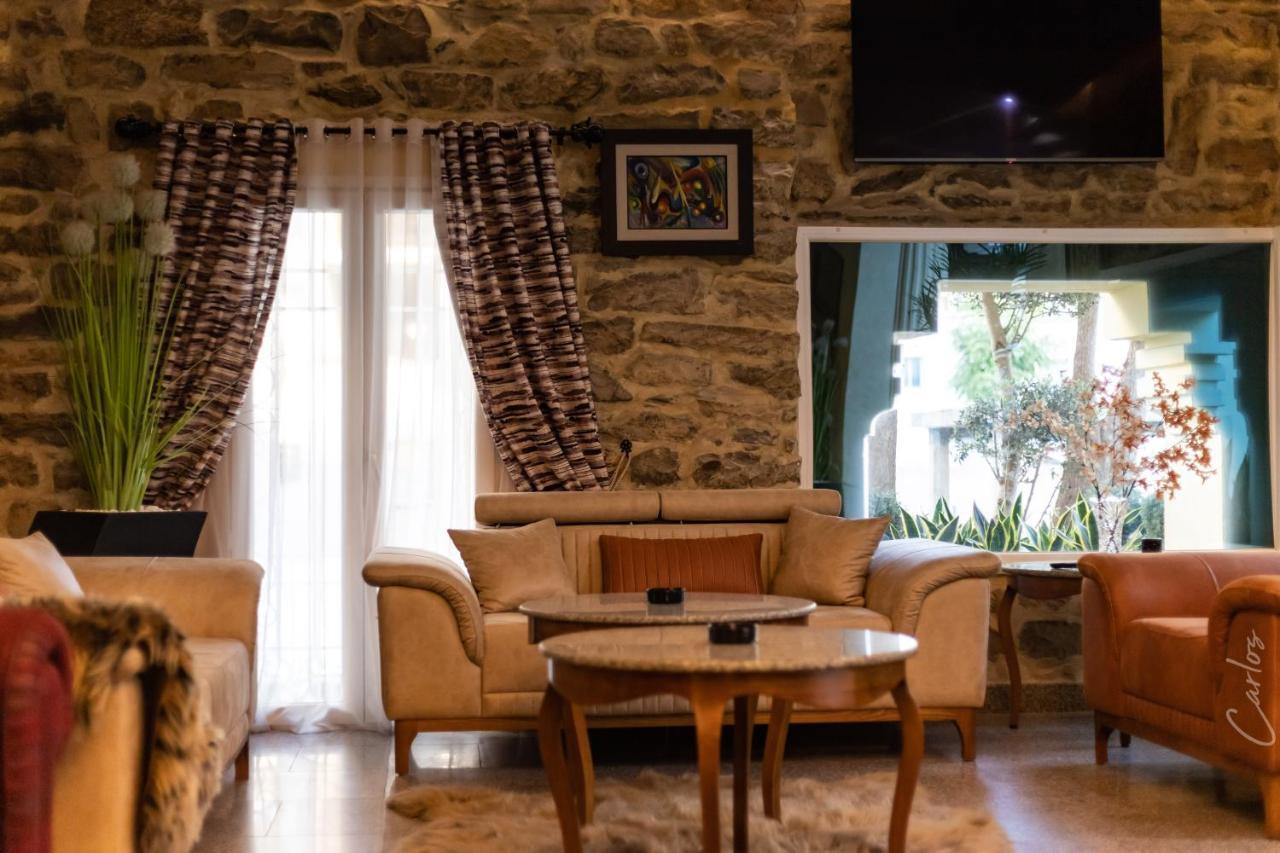 Lafayette Hotel